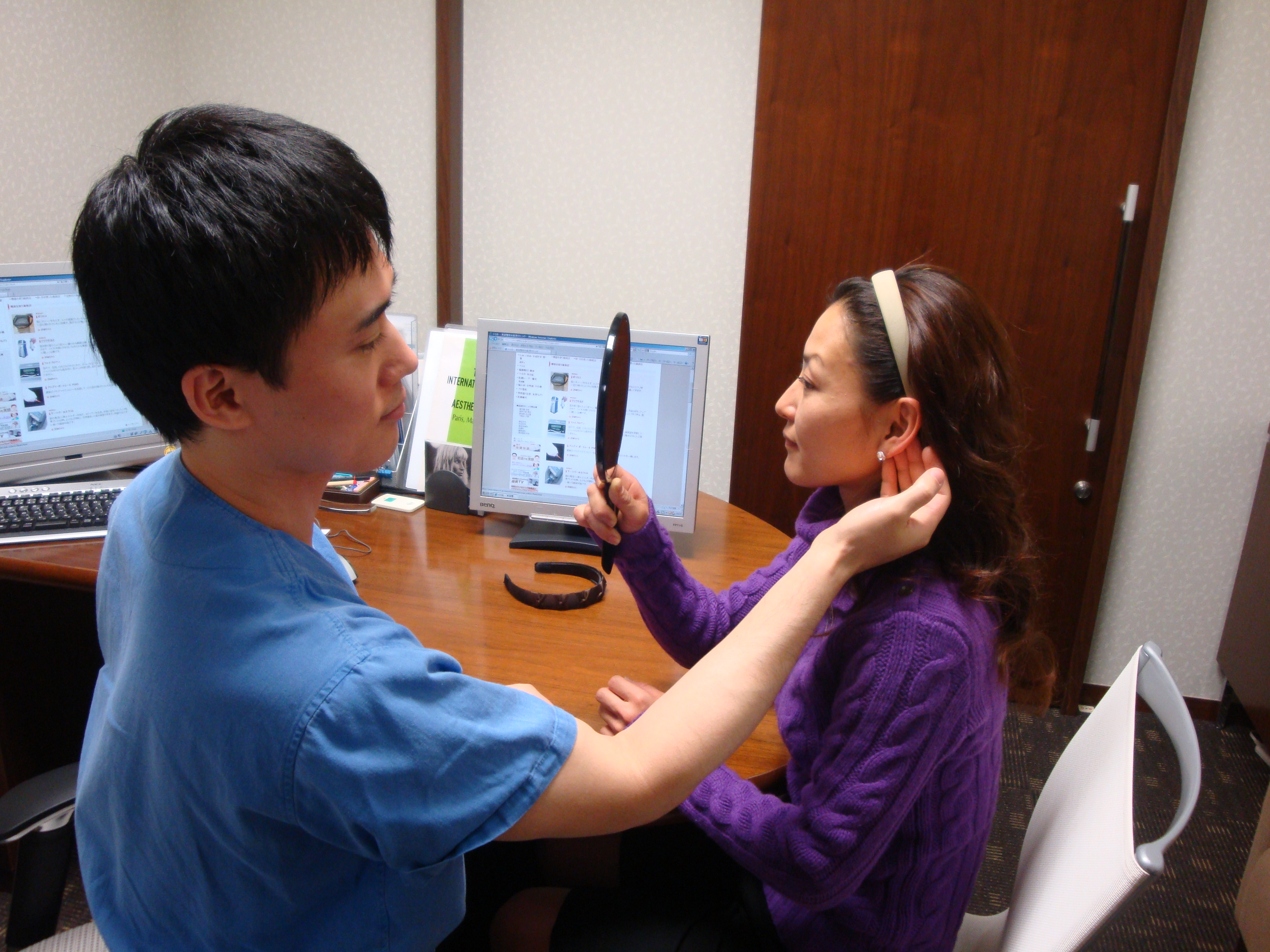 ※耳の手術診察風景